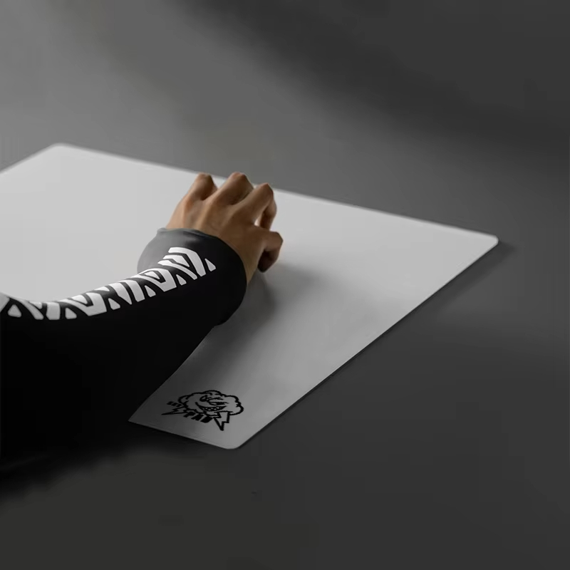 Glass Gaming Mouse Pad Skypad  - đánh giá và giá Gaming Accessories White